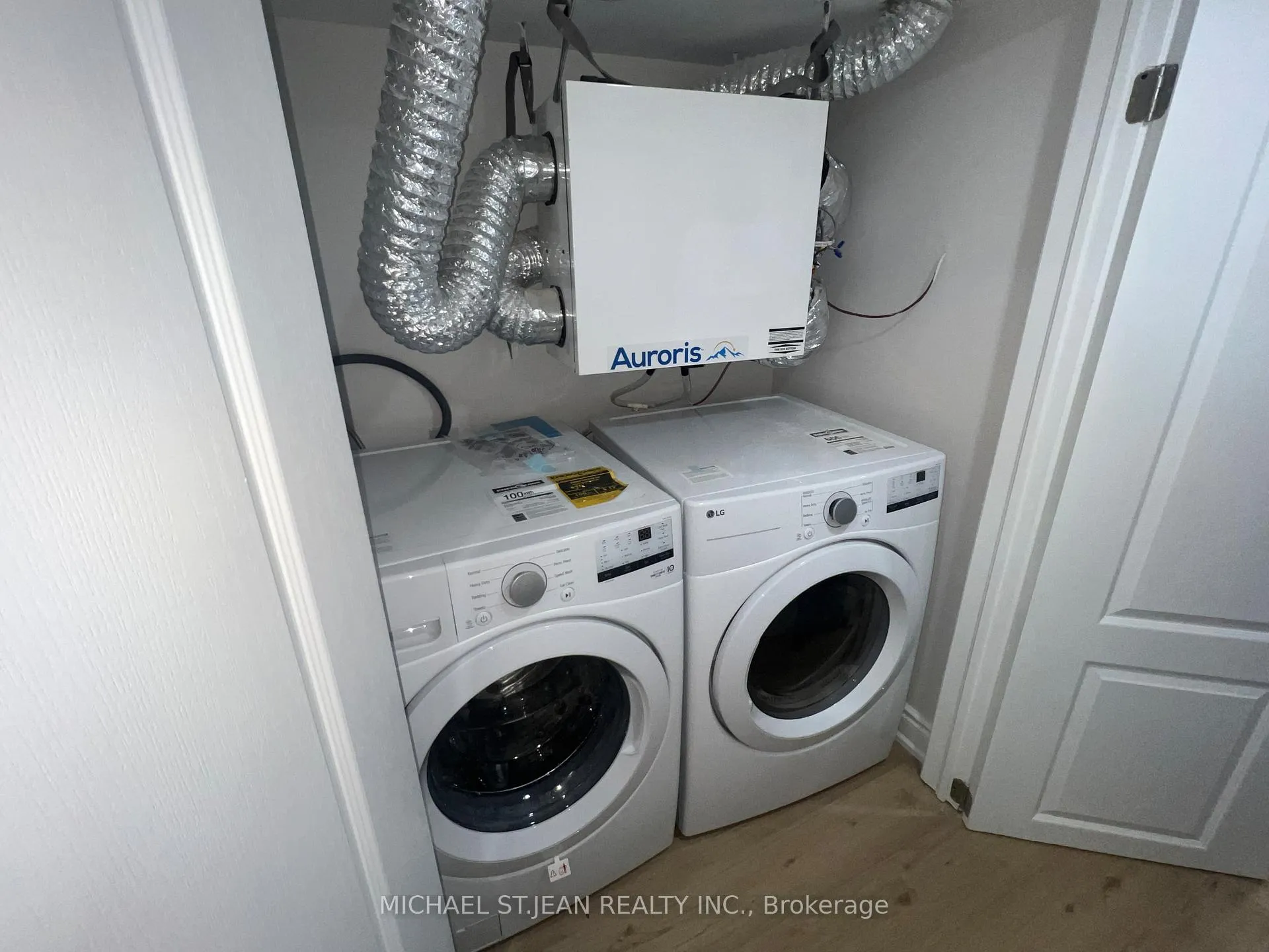 Photo 10 of Unit 2, 29 Bowman Crescent, Thorold, Hurricane/Merrittville — HOMEH