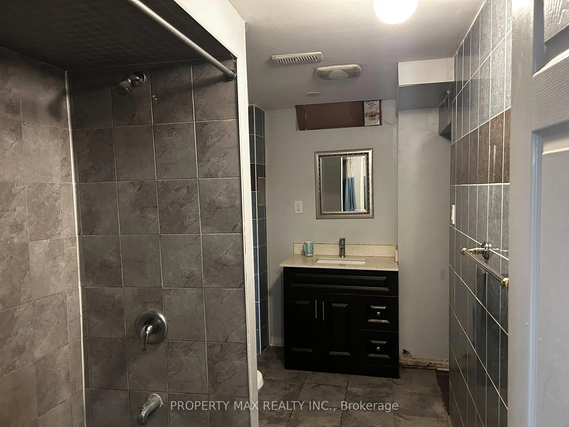 Photo 5 of 30 Sedgegrass Way, Brampton, Sandringham-Wellington — HOMEH