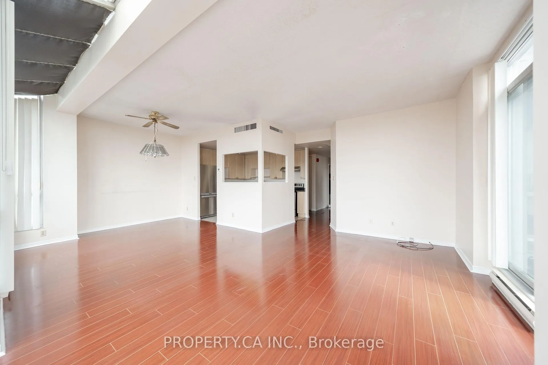 Photo 4 of Unit 812, 25 Cumberland Lane, Ajax, South West — HOMEH
