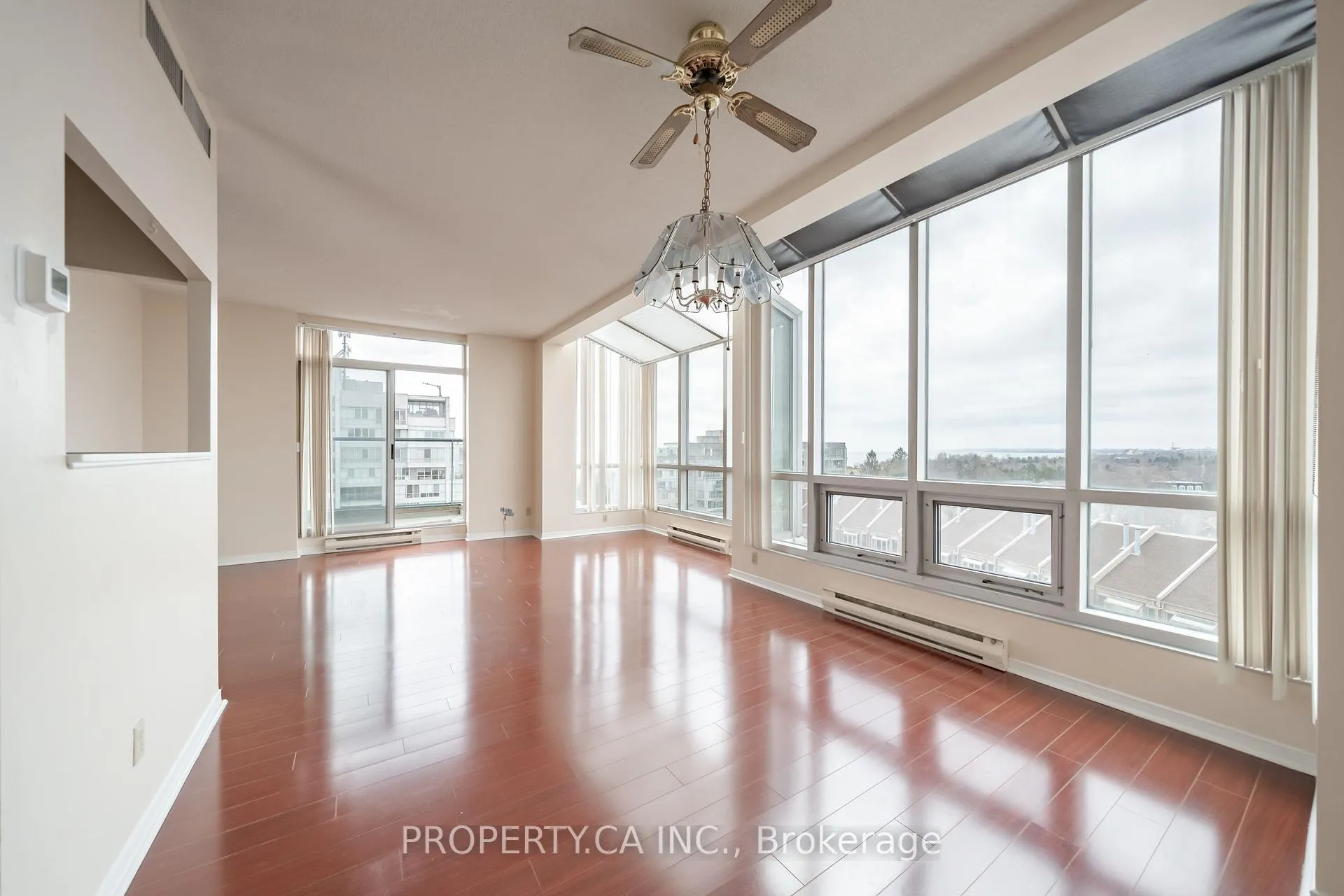 Photo 8 of Unit 812, 25 Cumberland Lane, Ajax, South West — HOMEH