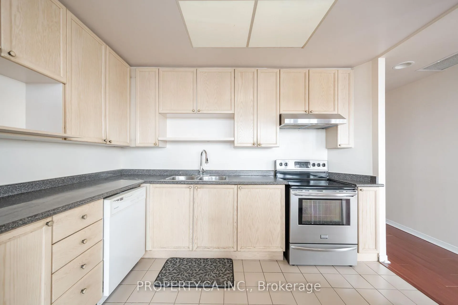 Photo 13 of Unit 812, 25 Cumberland Lane, Ajax, South West — HOMEH