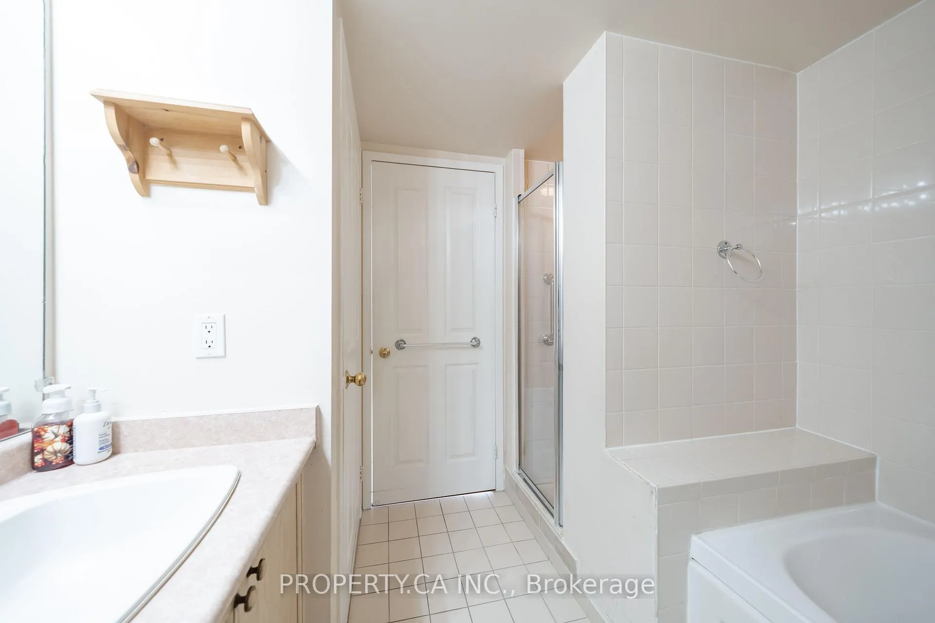 Photo 23 of Unit 812, 25 Cumberland Lane, Ajax, South West — HOMEH