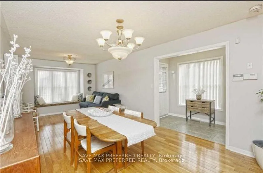 Photo 3 of 18 Mortimer Drive, Brampton, Fletcher's Meadow — HOMEH