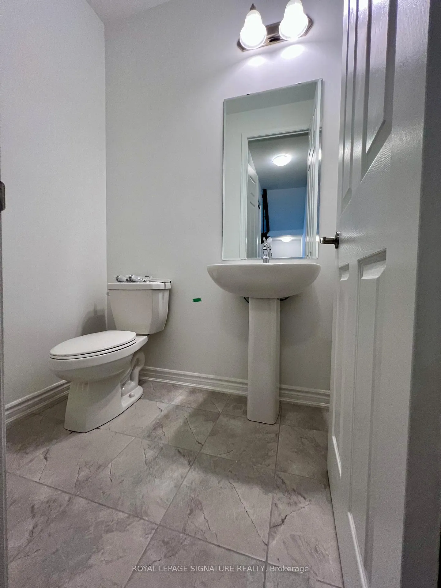 Photo 14 of 83 Keppel Circle, Brampton, Northwest Brampton — HOMEH