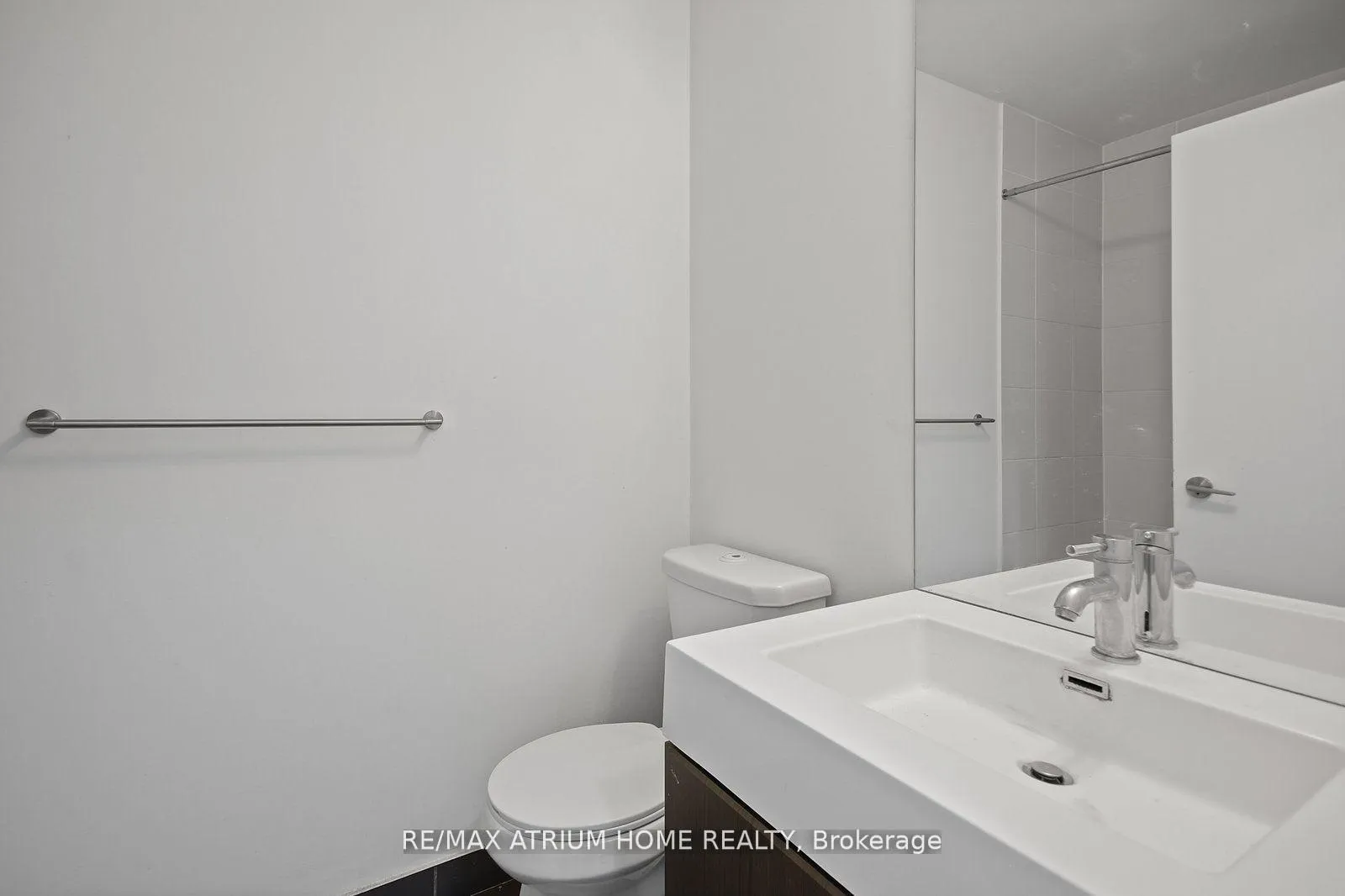 Photo 7 of Unit Ph09, 35 Brian Peck Crescent, Toronto, Thorncliffe Park — HOMEH