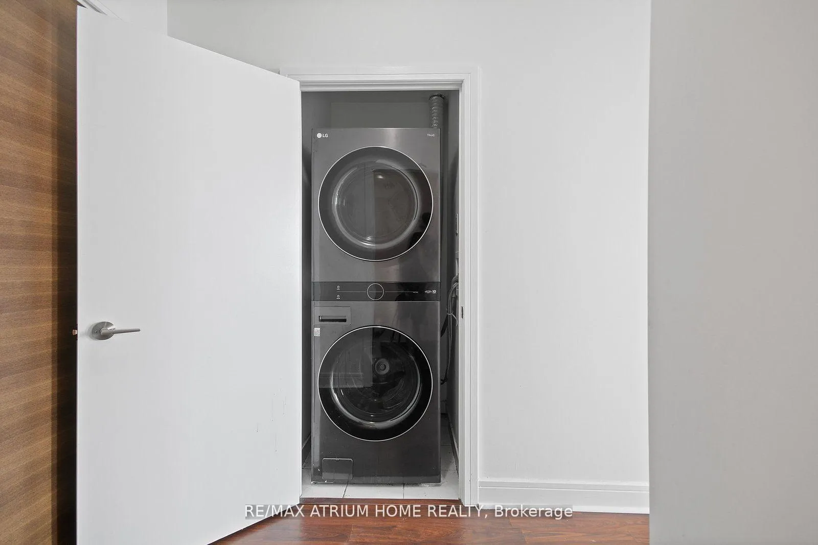Photo 9 of Unit Ph09, 35 Brian Peck Crescent, Toronto, Thorncliffe Park — HOMEH