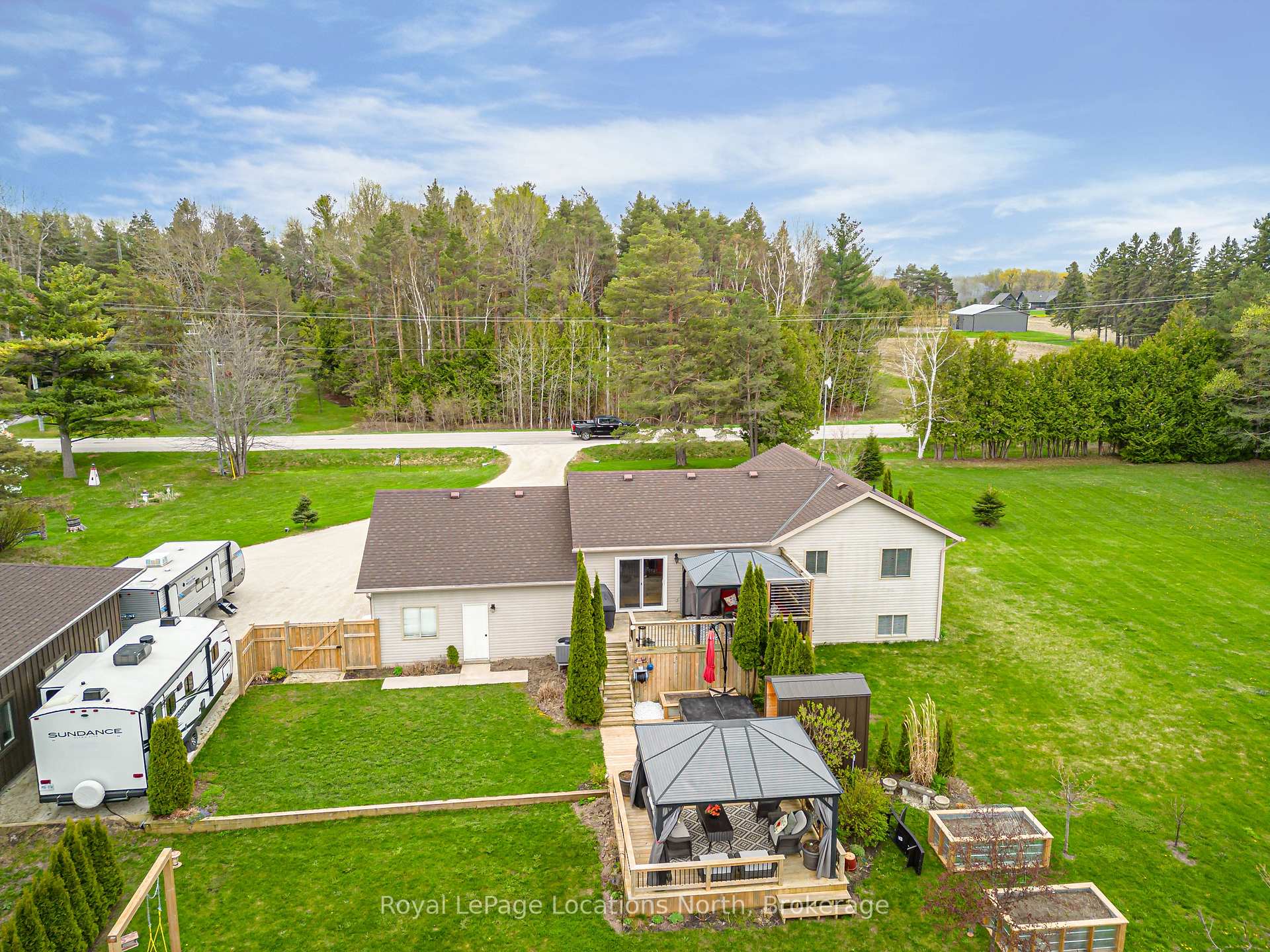 Photo 2 of 7286 36/37 Nottawasaga Side Road E, Clearview, Rural Clearview — HOMEH