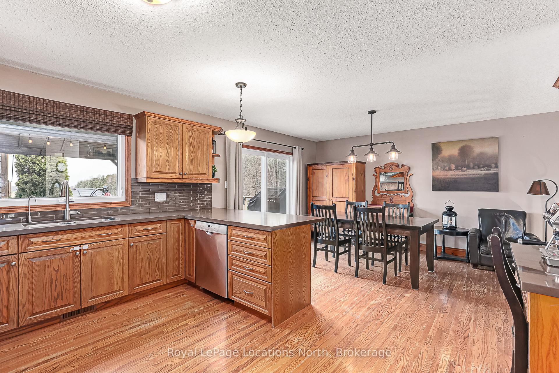 Photo 12 of 7286 36/37 Nottawasaga Side Road E, Clearview, Rural Clearview — HOMEH