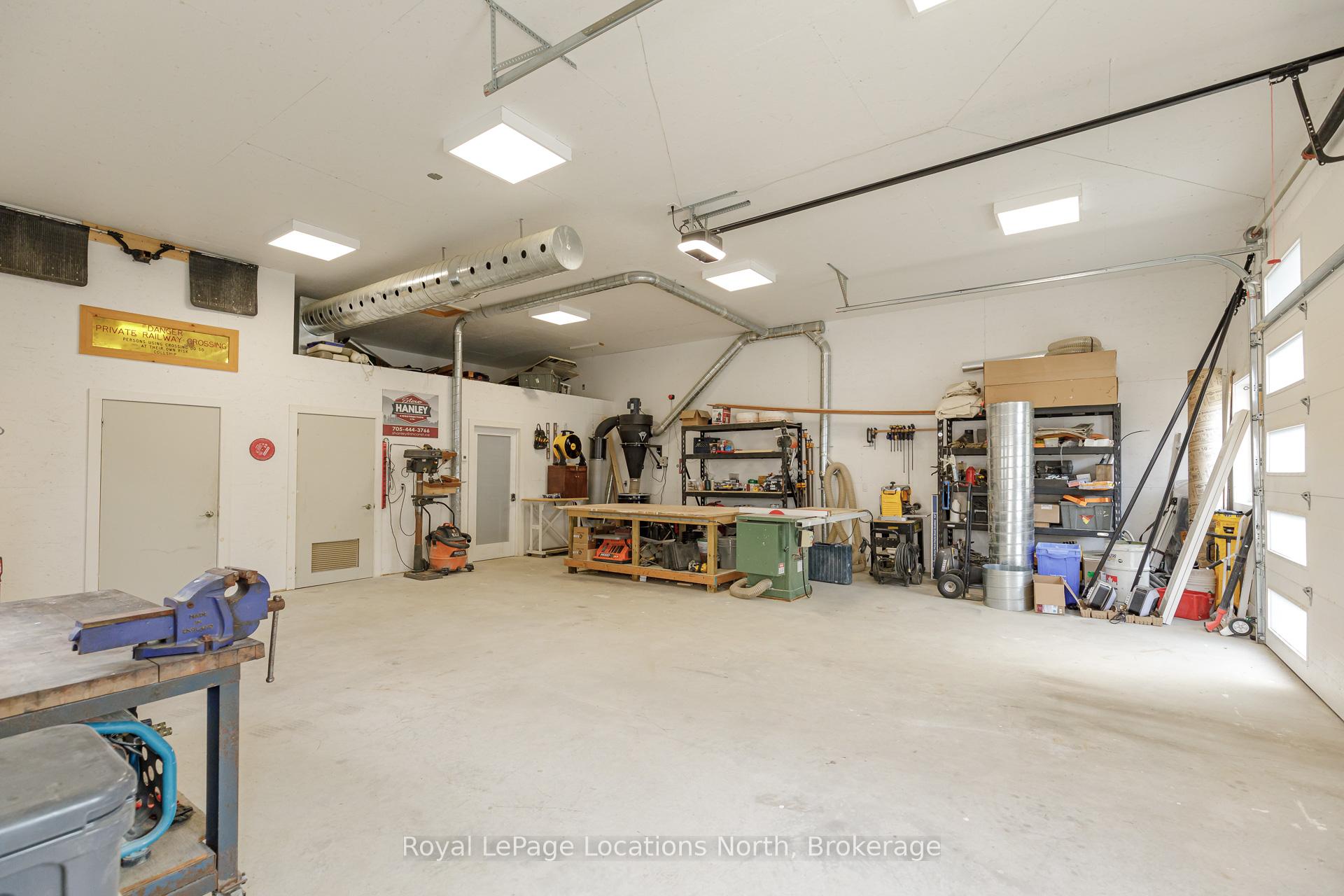 Photo 41 of 7286 36/37 Nottawasaga Side Road E, Clearview, Rural Clearview — HOMEH