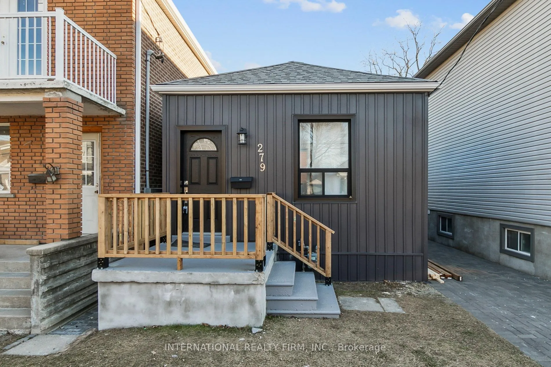 Front of Unit Upper, 279 Cedarvale Avenue