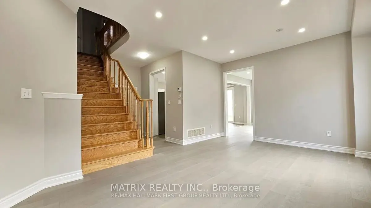 Photo 5 of 2517 Stallion Drive, Oshawa, Windfields — HOMEH