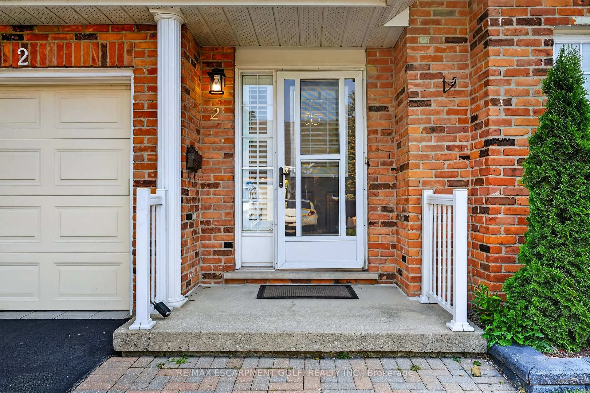 Photo 3 of Unit 2, 810 Golf Links Road, Hamilton, Ancaster — HOMEH