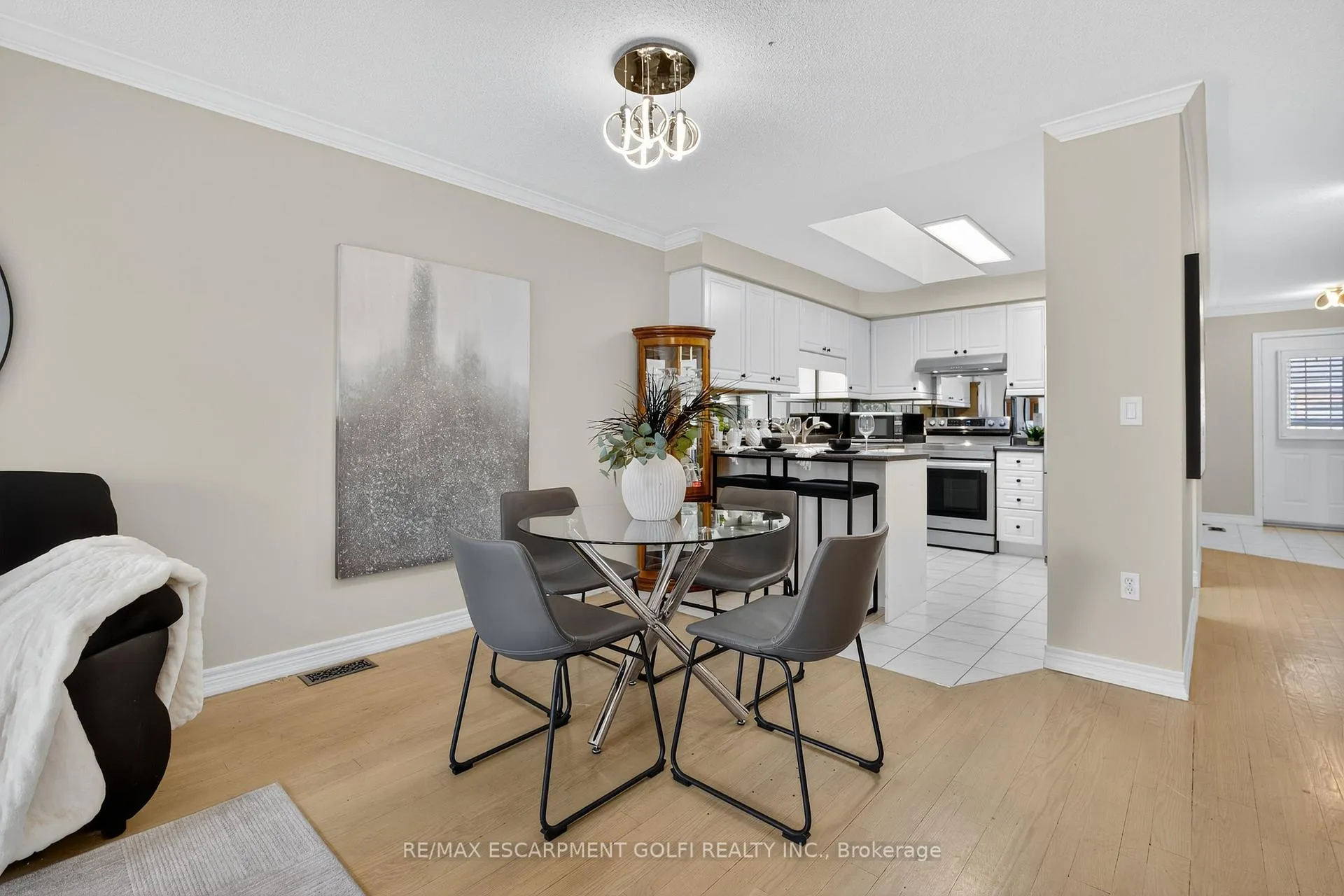 Photo 10 of Unit 2, 810 Golf Links Road, Hamilton, Ancaster — HOMEH