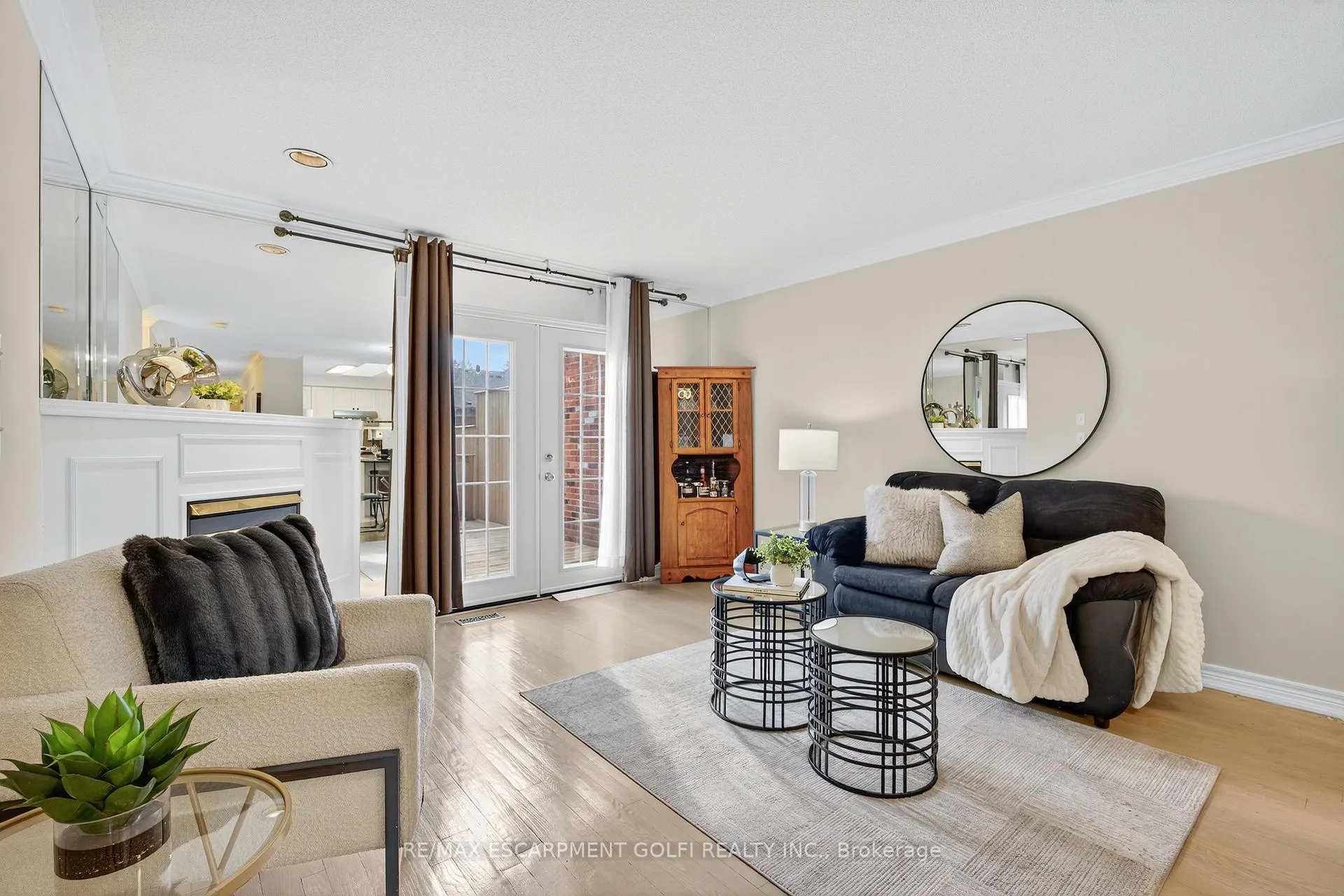 Photo 11 of Unit 2, 810 Golf Links Road, Hamilton, Ancaster — HOMEH