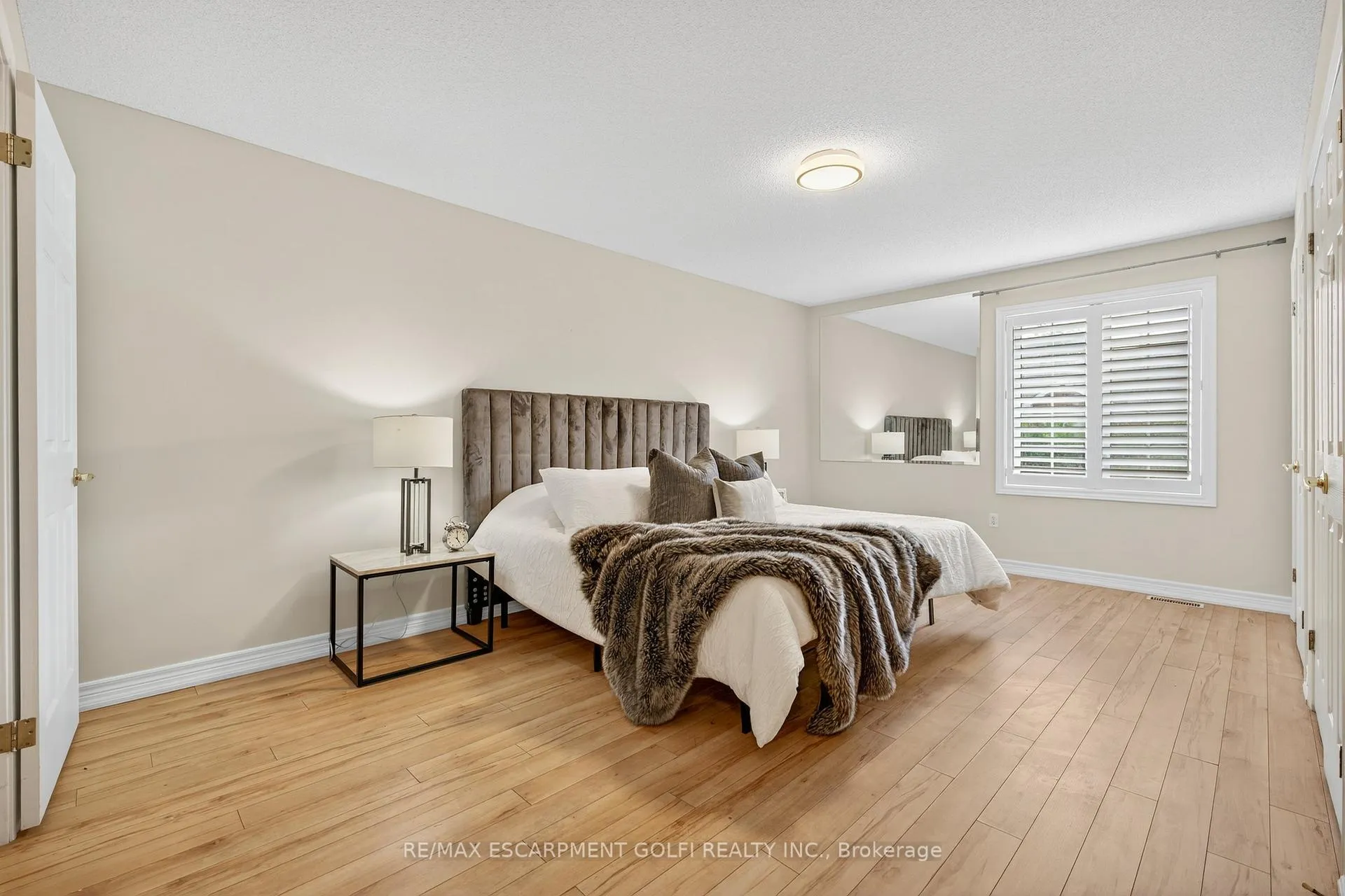 Photo 15 of Unit 2, 810 Golf Links Road, Hamilton, Ancaster — HOMEH