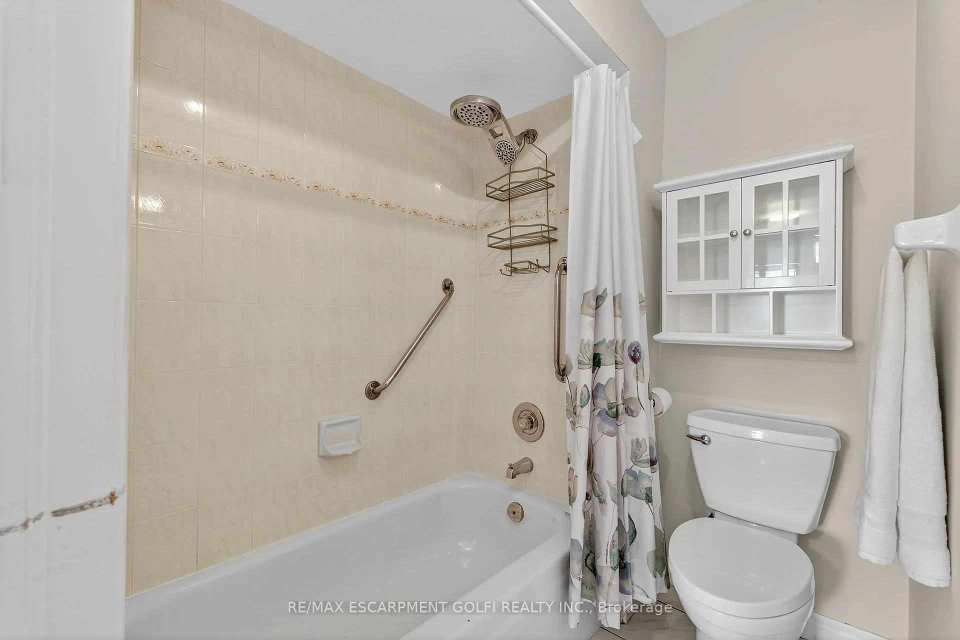 Photo 18 of Unit 2, 810 Golf Links Road, Hamilton, Ancaster — HOMEH
