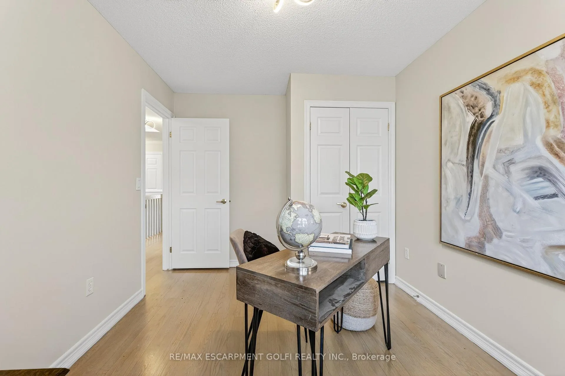 Photo 20 of Unit 2, 810 Golf Links Road, Hamilton, Ancaster — HOMEH