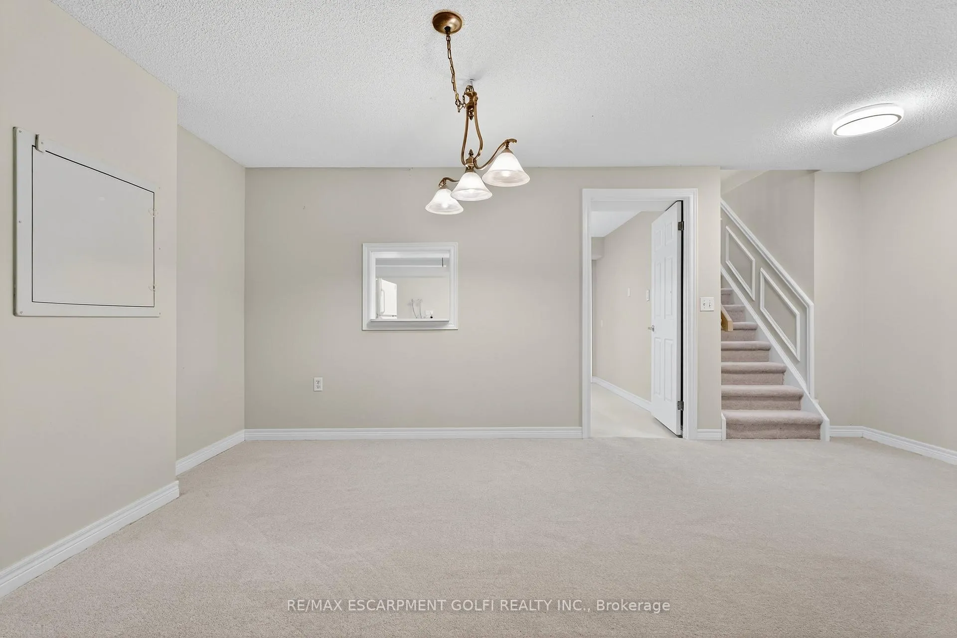 Photo 22 of Unit 2, 810 Golf Links Road, Hamilton, Ancaster — HOMEH