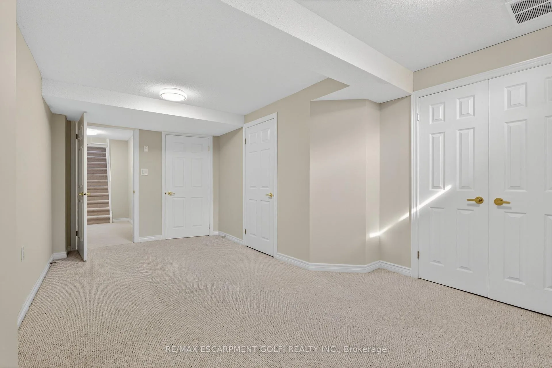 Photo 31 of Unit 2, 810 Golf Links Road, Hamilton, Ancaster — HOMEH