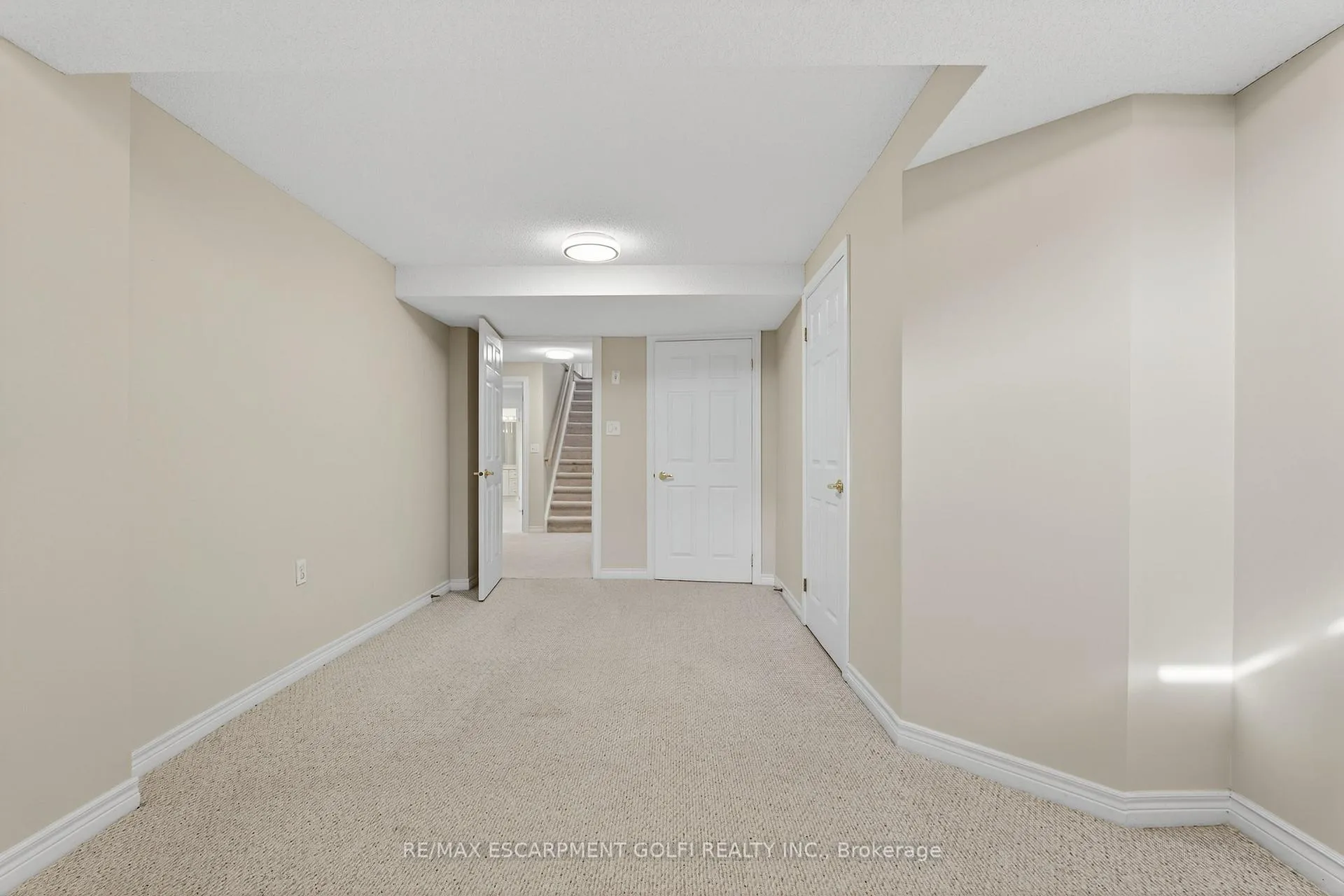 Photo 32 of Unit 2, 810 Golf Links Road, Hamilton, Ancaster — HOMEH