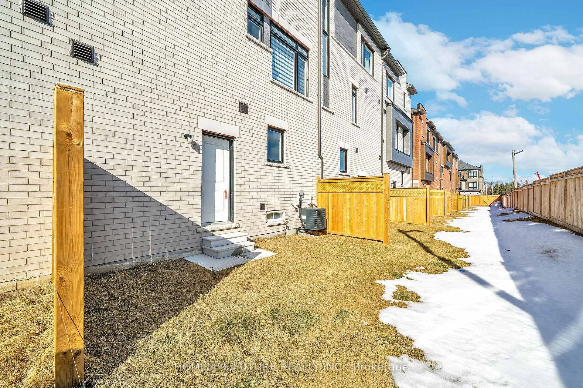 Photo 29 of 7 Coppini Lane, Ajax, South East — HOMEH