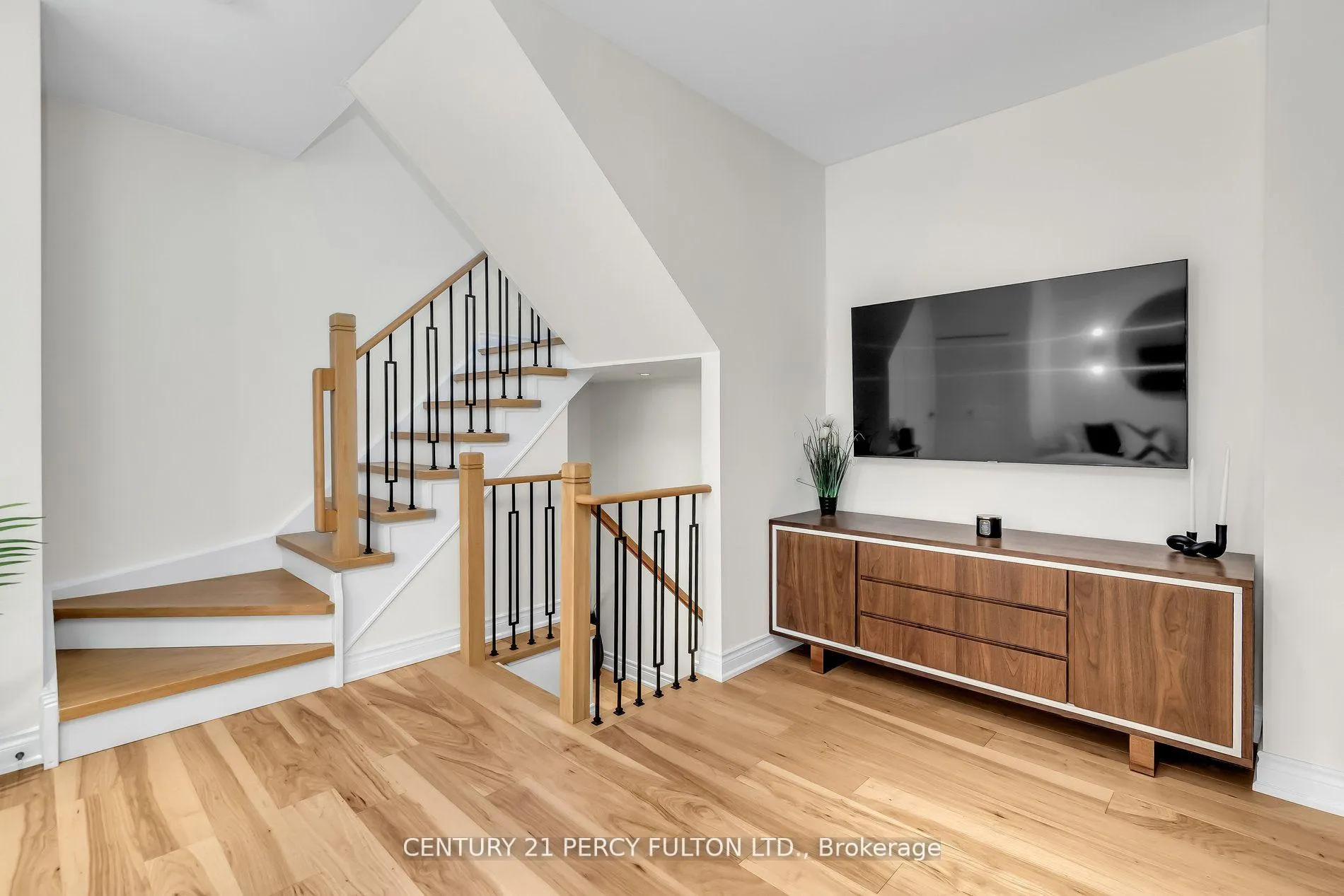 Photo 11 of Unit 117, 1250 St. Martins Drive, Pickering, Bay Ridges — HOMEH