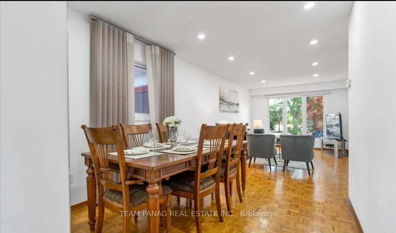 Photo 4 of 18 Medina Place, Brampton, Central Park — HOMEH