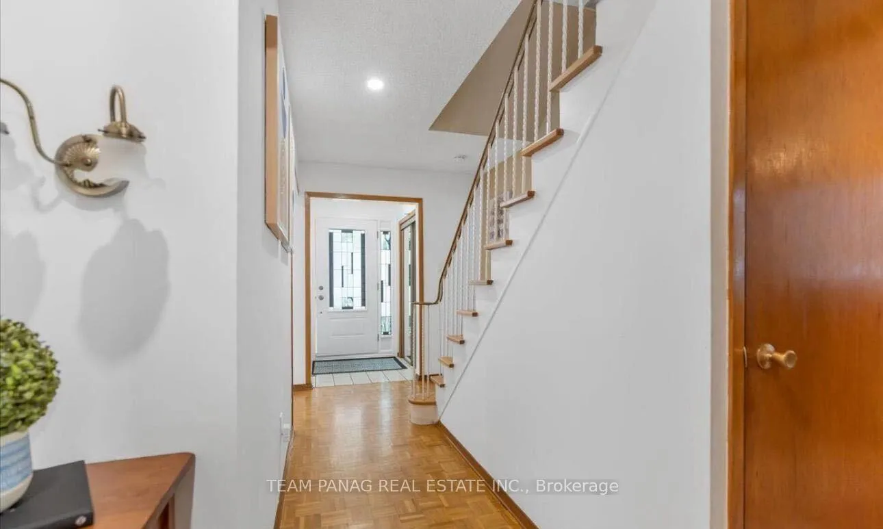 Photo 6 of 18 Medina Place, Brampton, Central Park — HOMEH
