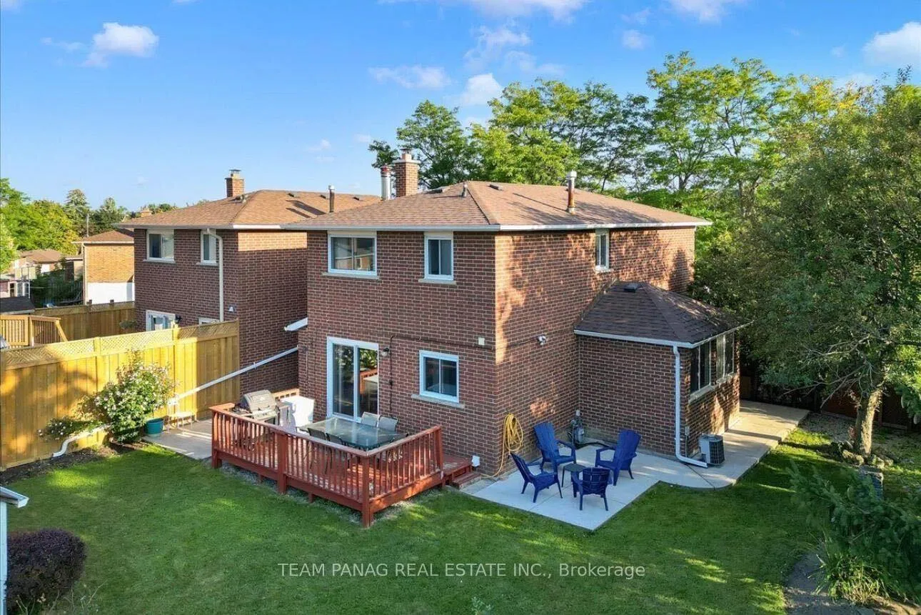 Photo 11 of 18 Medina Place, Brampton, Central Park — HOMEH