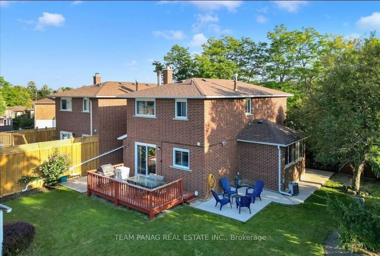 Photo 14 of 18 Medina Place, Brampton, Central Park — HOMEH