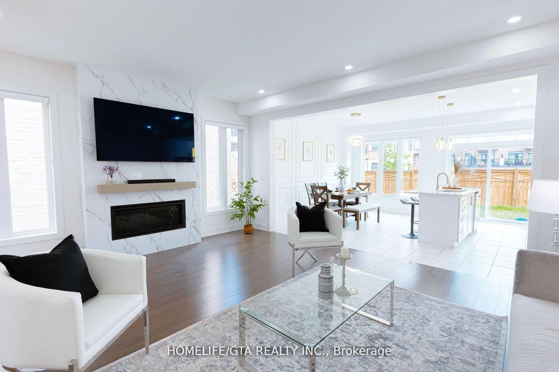 Photo 2 of 32 Dorian Drive, Whitby, Williamsburg — HOMEH