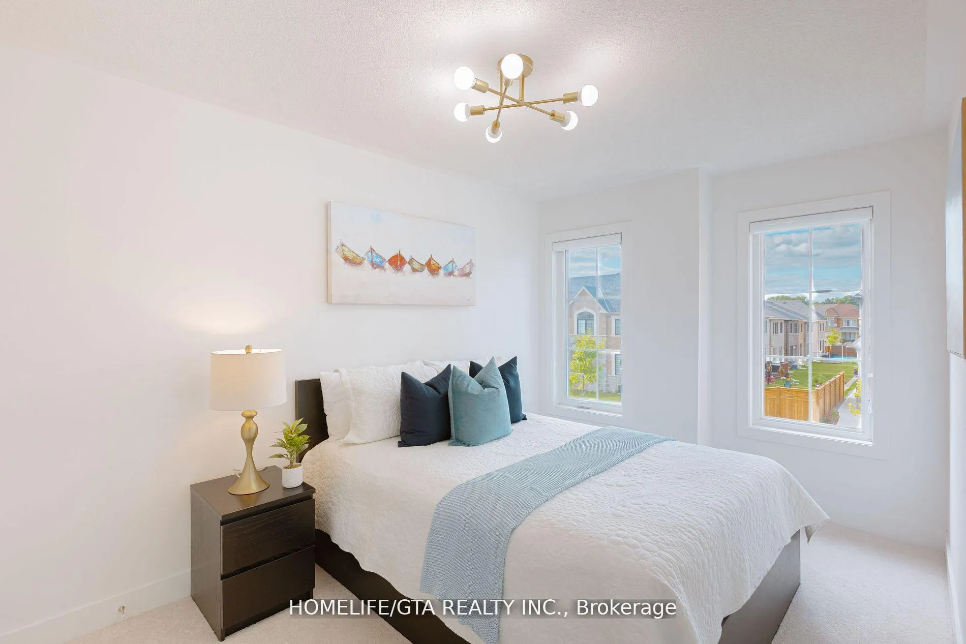 Photo 4 of 32 Dorian Drive, Whitby, Williamsburg — HOMEH