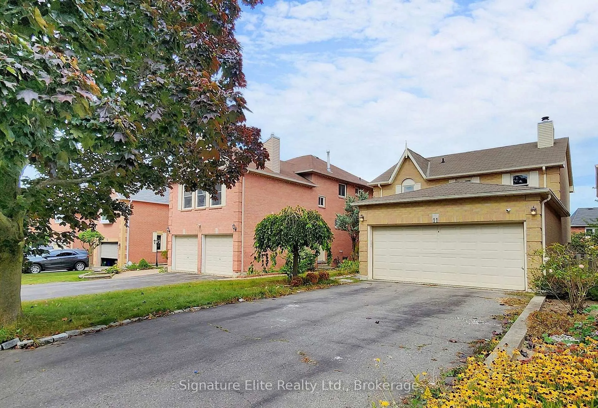 Photo 2 of 11 Noake Crescent, Ajax, Central — HOMEH