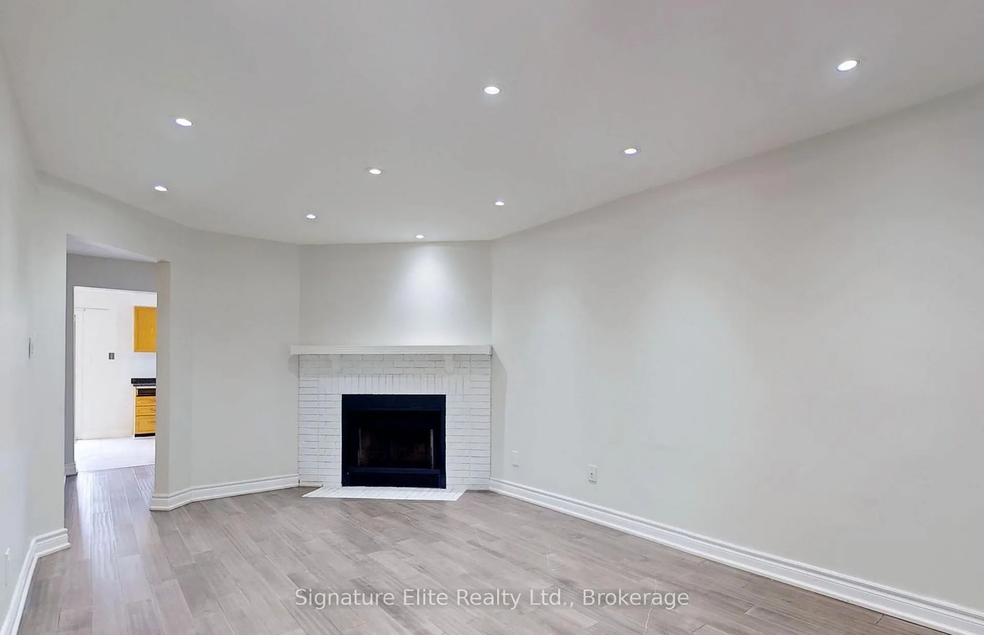 Photo 3 of 11 Noake Crescent, Ajax, Central — HOMEH