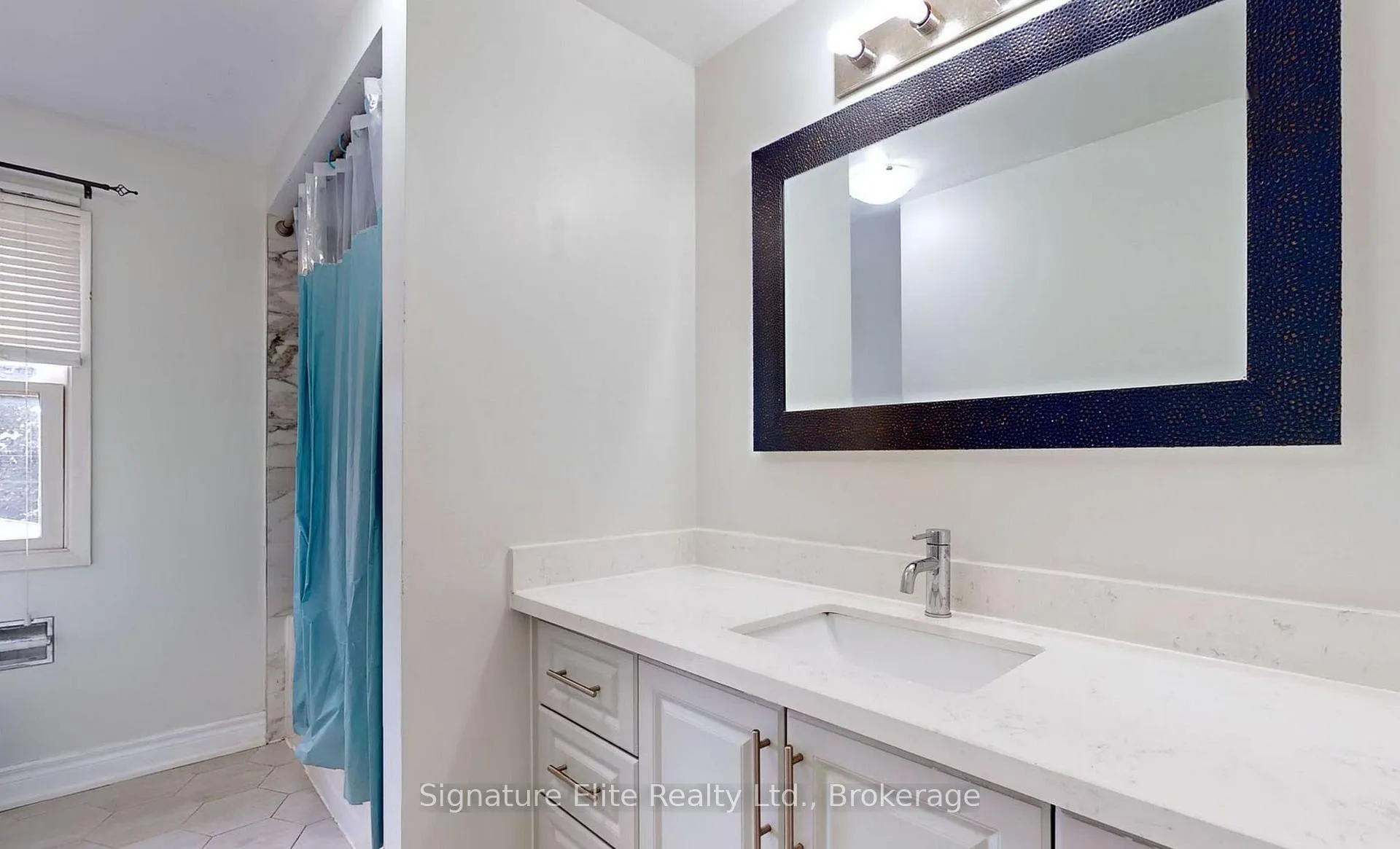 Photo 8 of 11 Noake Crescent, Ajax, Central — HOMEH