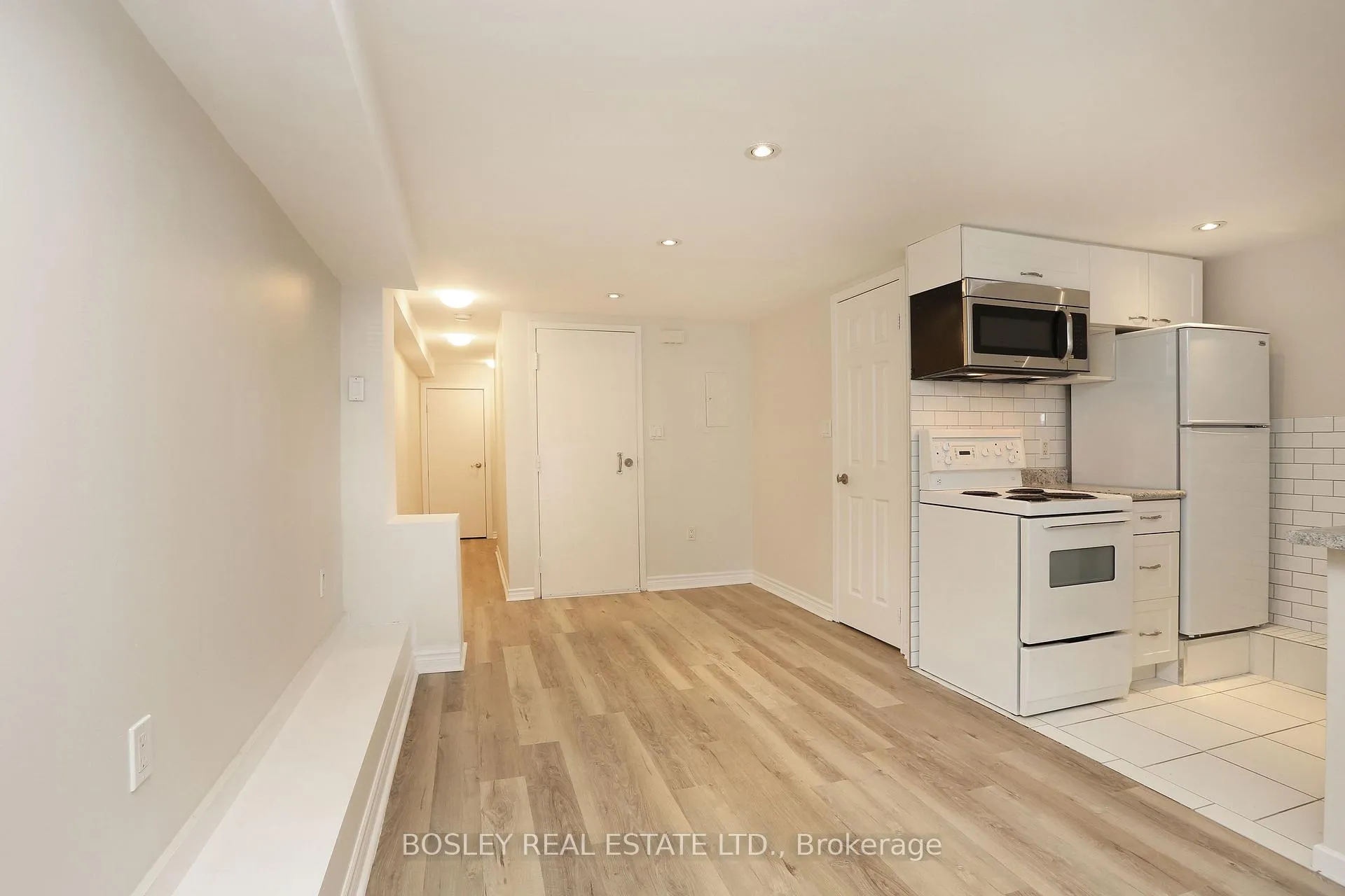 Photo 4 of Unit Lower Level, 18 Preston Place, Toronto, Lawrence Park North — HOMEH