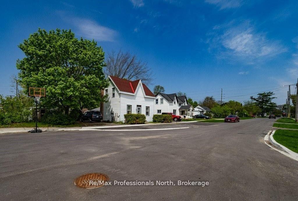 Photo 46 of 120 David Street, Gravenhurst, Muskoka (S) — HOMEH