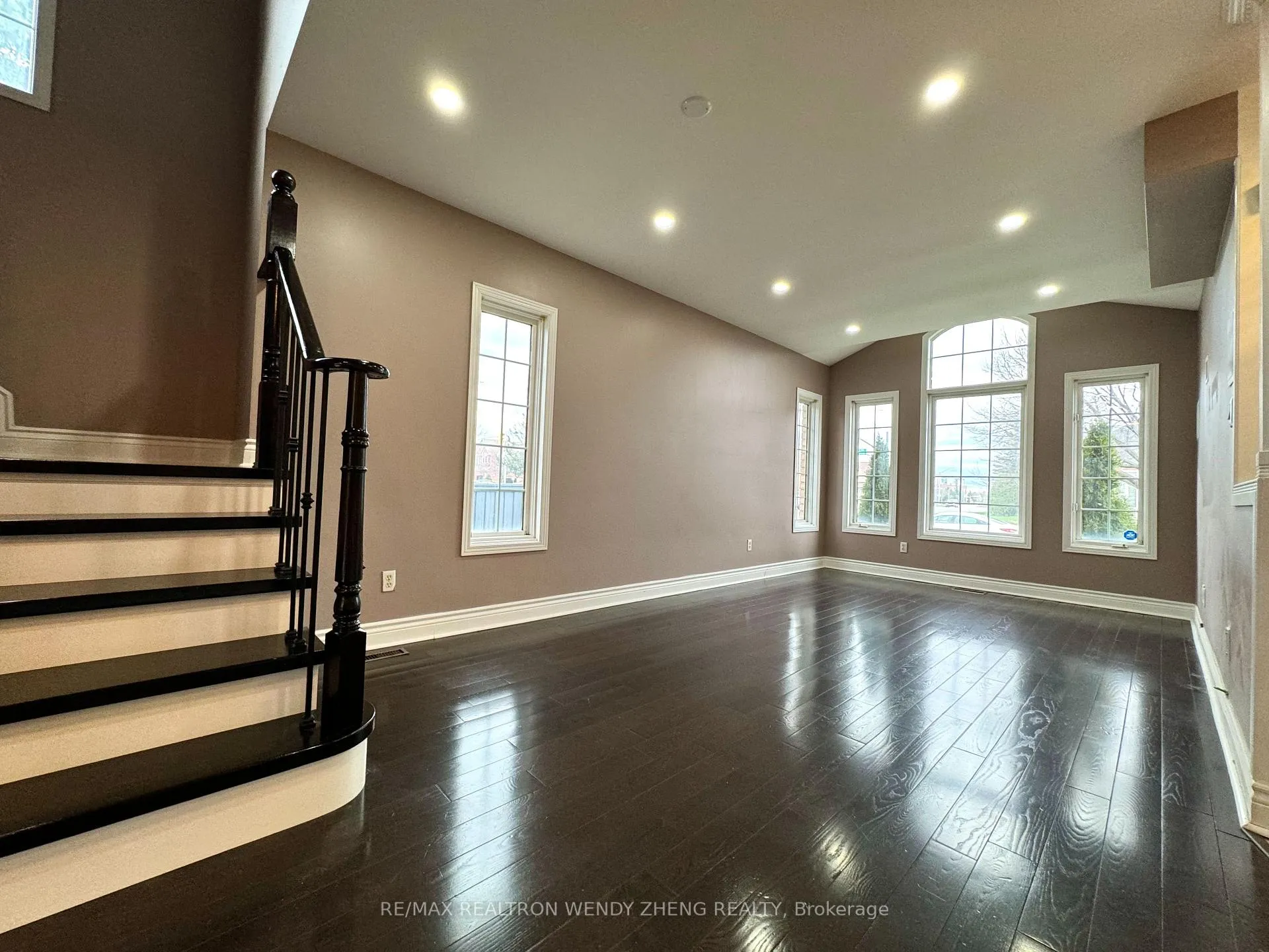 Photo 6 of Unit Upper, 1 Barleyfield Road, Brampton, Sandringham-Wellington — HOMEH