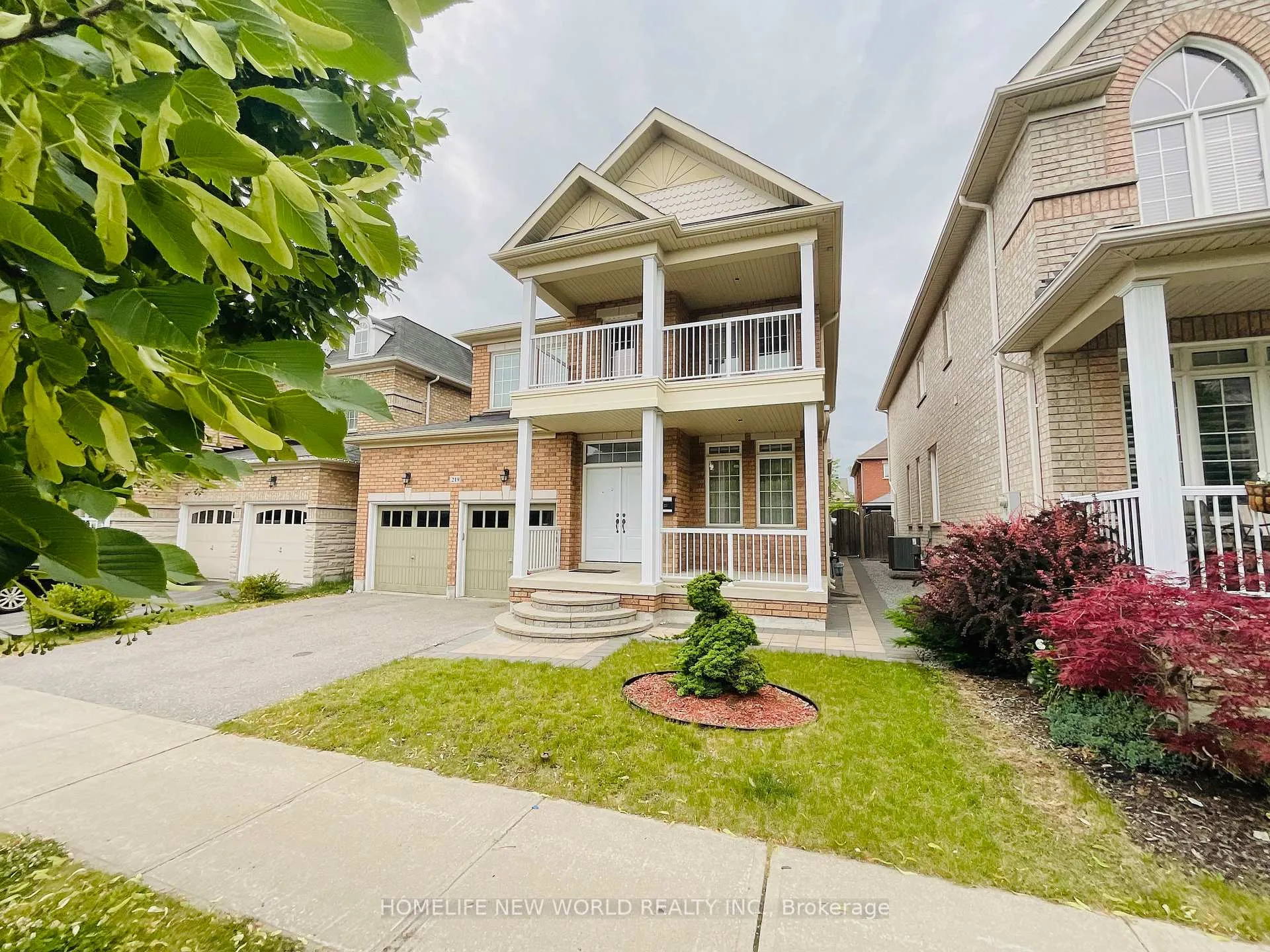 Photo 2 of 219 Smoothwater Terrace, Markham, Box Grove — HOMEH