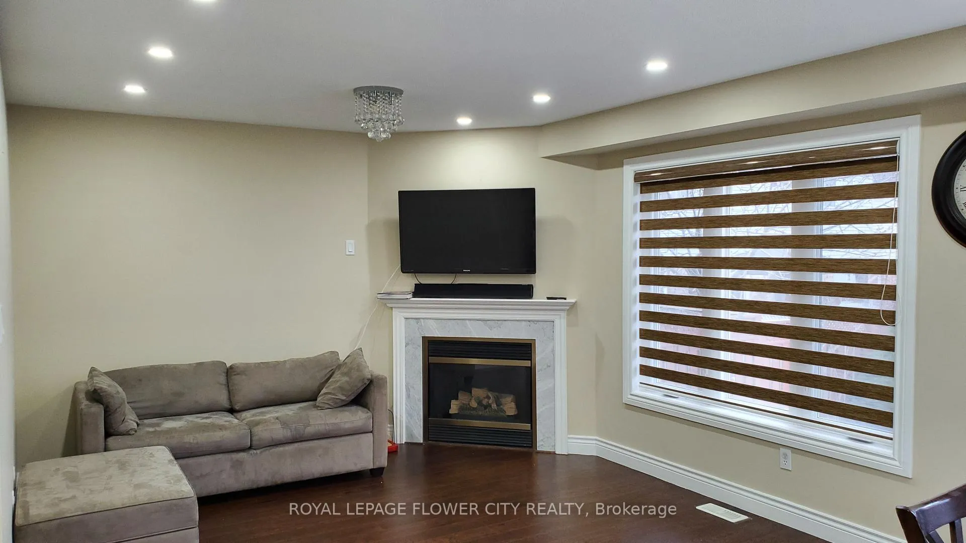 Photo 4 of 158 Willow Park Drive, Brampton, Sandringham-Wellington — HOMEH