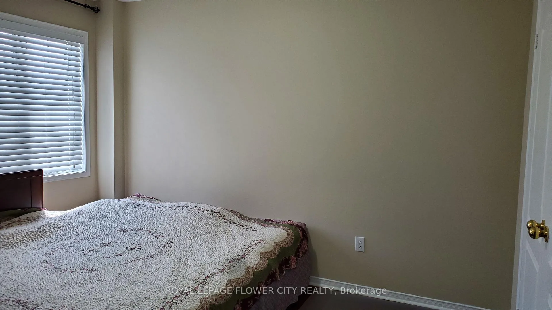 Photo 9 of 158 Willow Park Drive, Brampton, Sandringham-Wellington — HOMEH