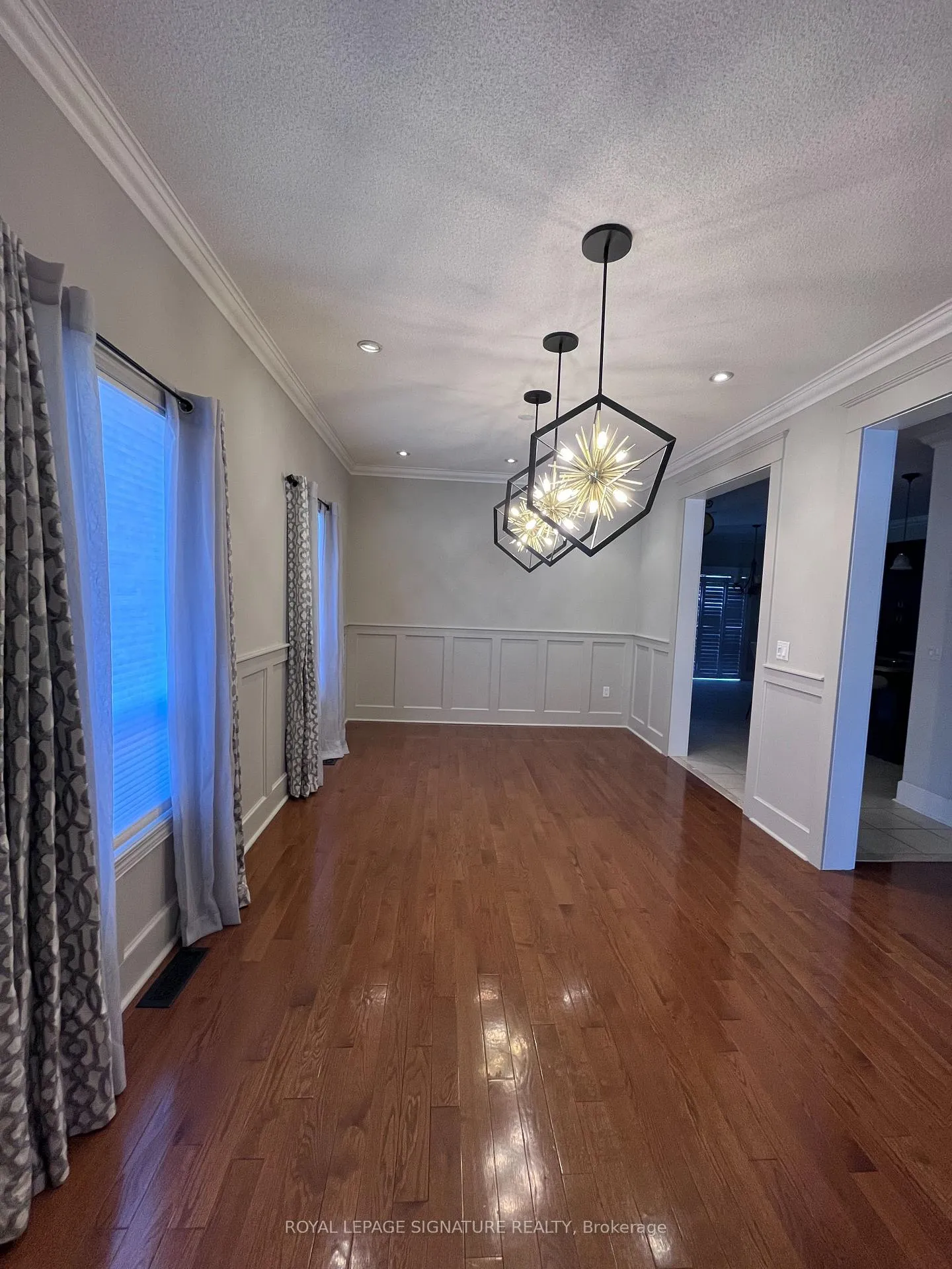 Photo 5 of 20 Deangelis Avenue, Caledon, Bolton West — HOMEH