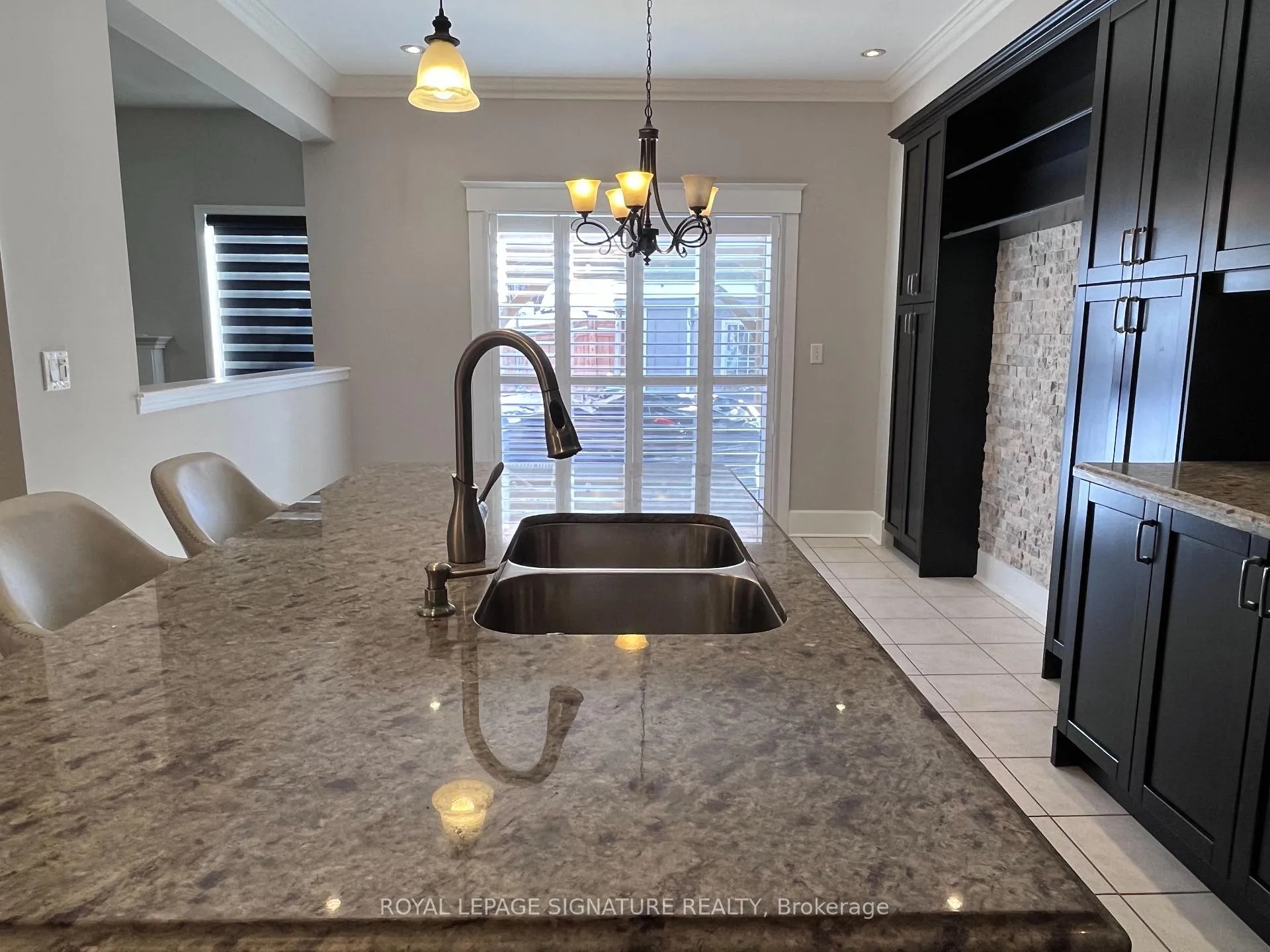 Photo 10 of 20 Deangelis Avenue, Caledon, Bolton West — HOMEH