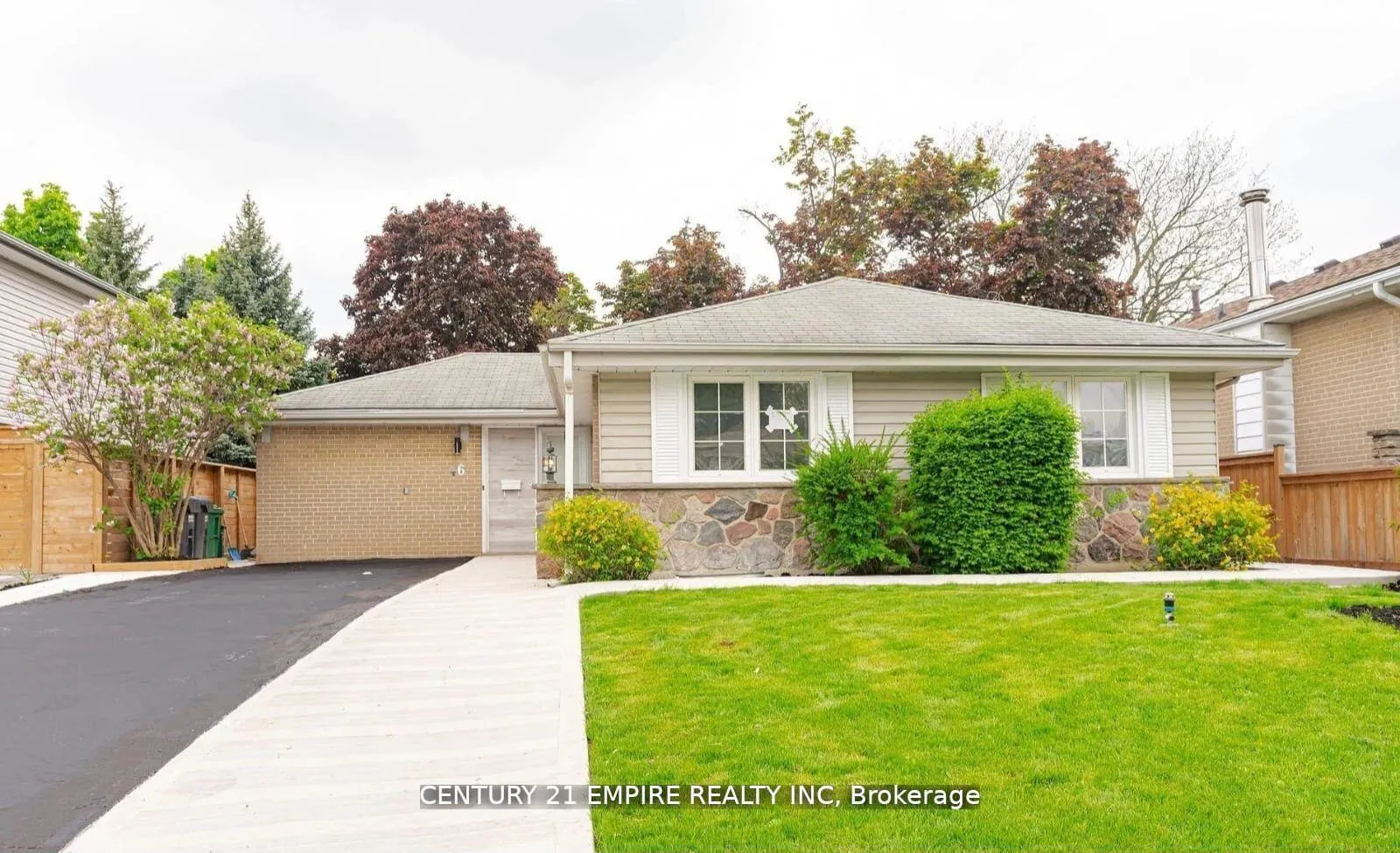 Front of Unit Bsmt, 46 Staveley Crescent
