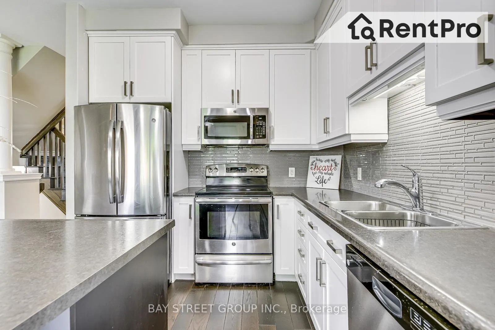 Photo 11 of 39 Sexton Crescent, Hamilton, Ancaster — HOMEH