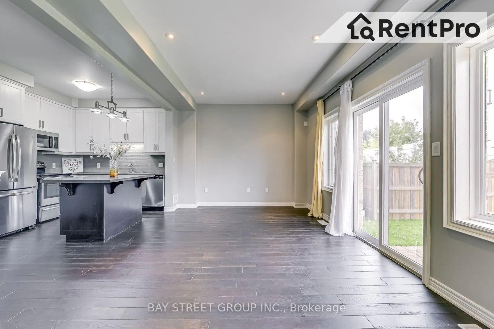 Photo 13 of 39 Sexton Crescent, Hamilton, Ancaster — HOMEH