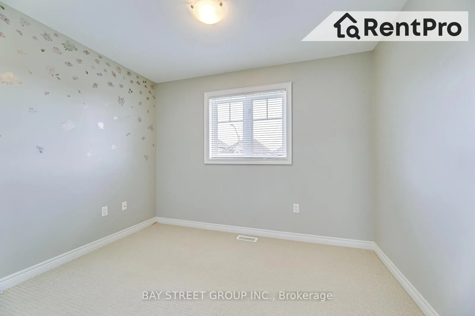 Photo 23 of 39 Sexton Crescent, Hamilton, Ancaster — HOMEH