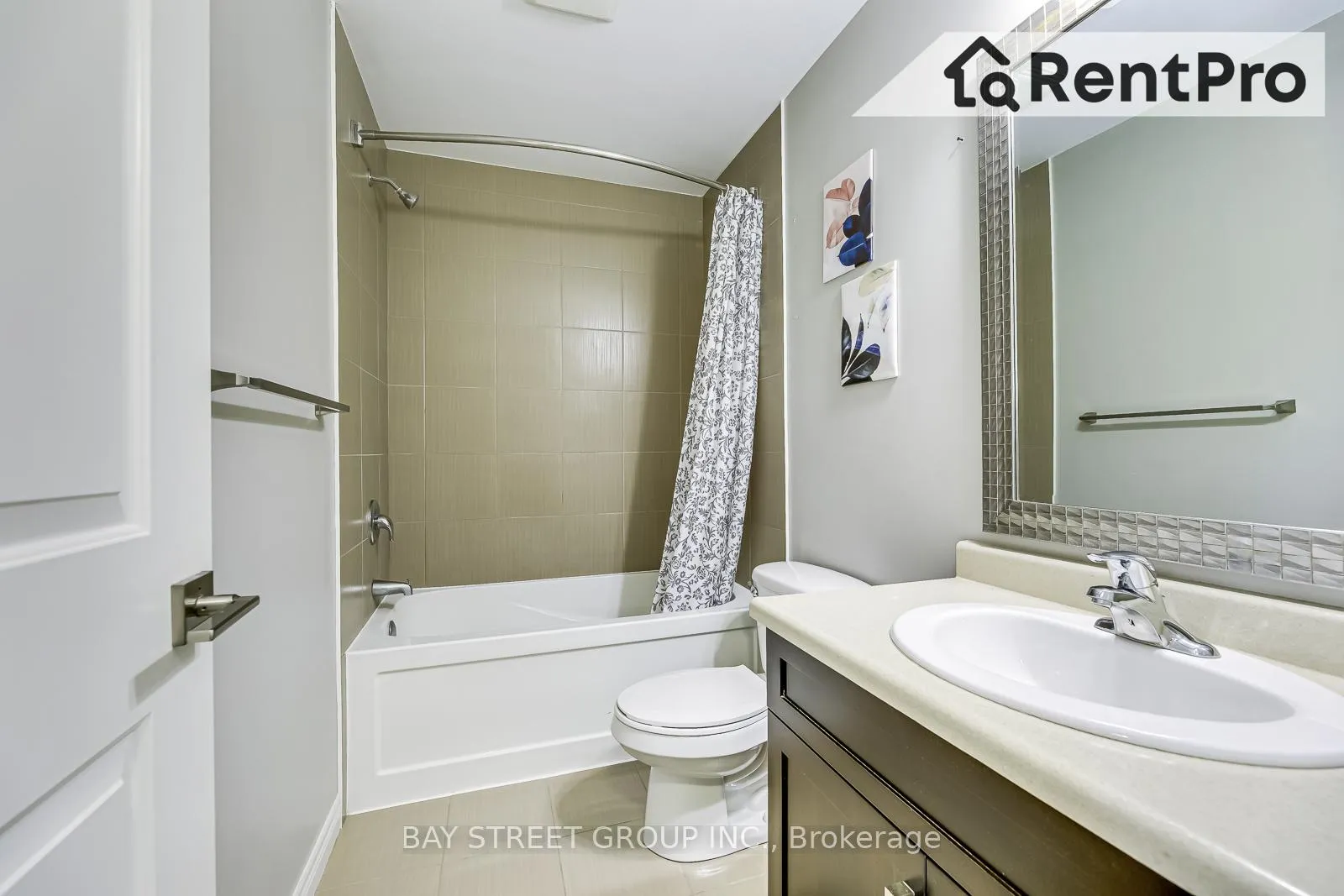 Photo 27 of 39 Sexton Crescent, Hamilton, Ancaster — HOMEH