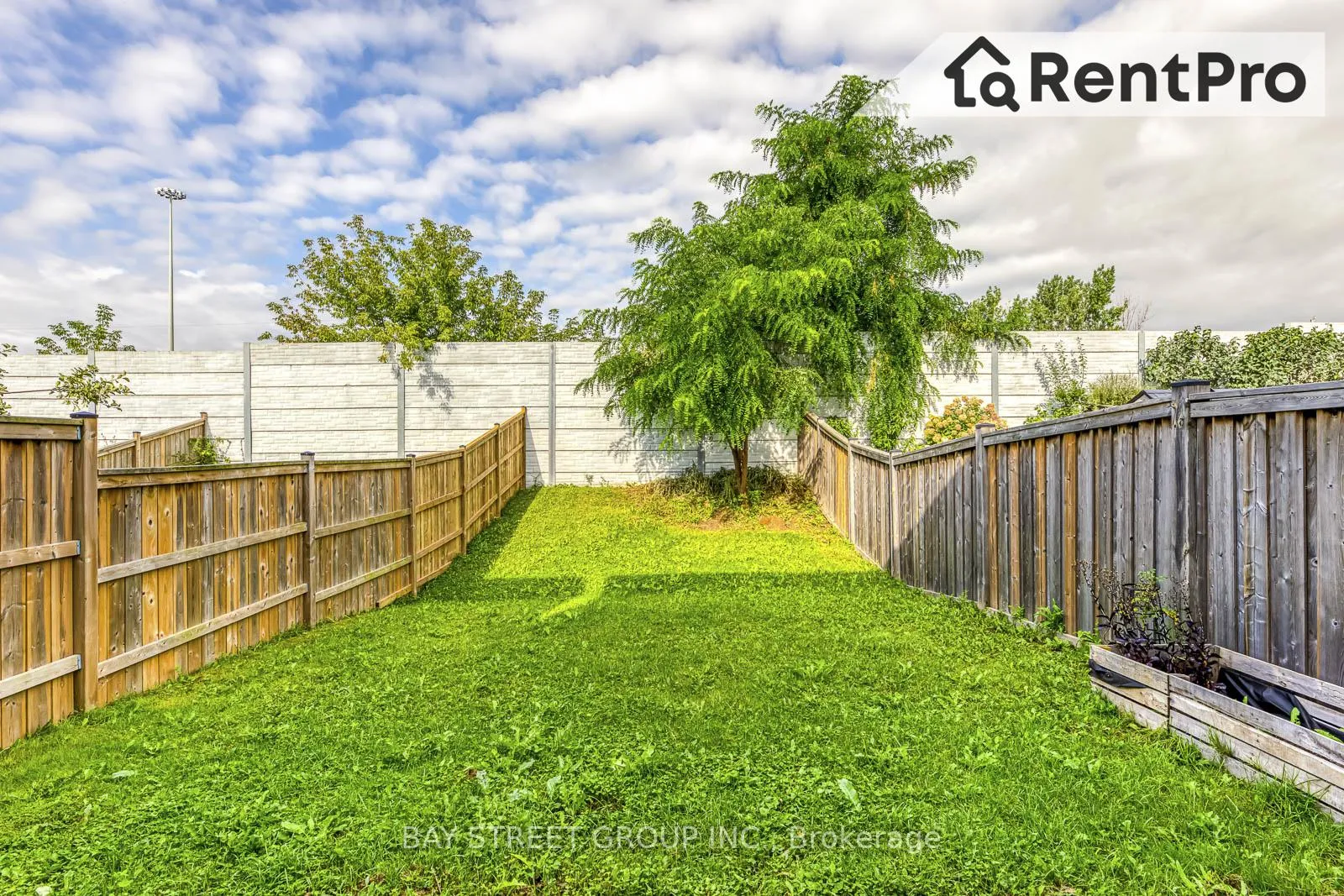 Photo 29 of 39 Sexton Crescent, Hamilton, Ancaster — HOMEH