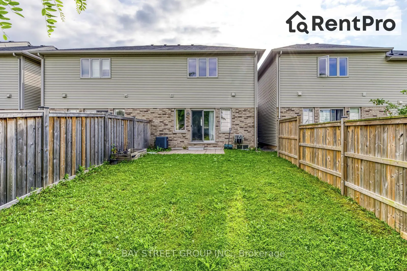 Photo 30 of 39 Sexton Crescent, Hamilton, Ancaster — HOMEH